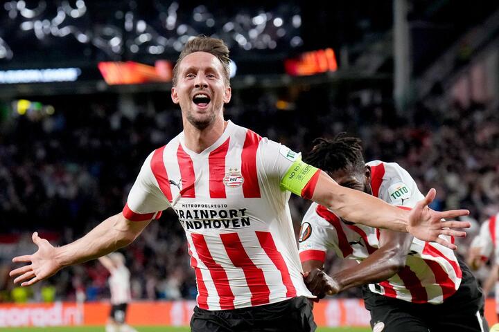 Cựu tiền đạo Barca toả sáng, PSV nhấn chìm Arsenal - 1