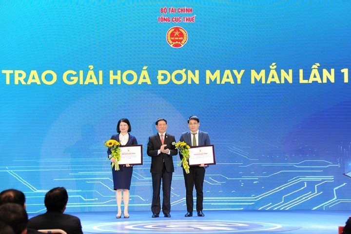 Lan tỏa thói quen tiêu dùng văn minh với chương trình 'Hóa đơn may mắn' - 1