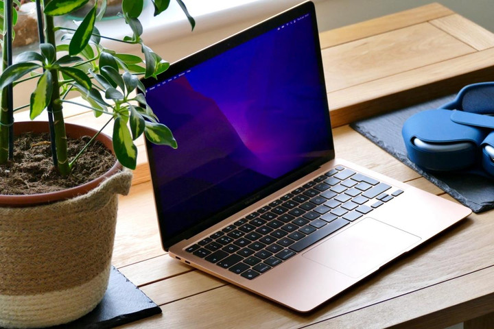 Lý do khiến MacBook Air M1 là mẫu laptop văn phòng đáng mua cho 'hội chị em' - 1