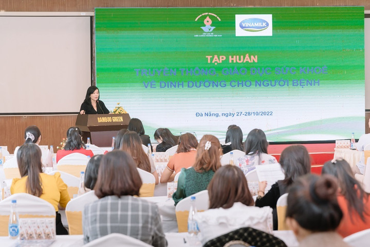 Vinamilk tập huấn sức khỏe dinh dưỡng cho người bệnh - 2