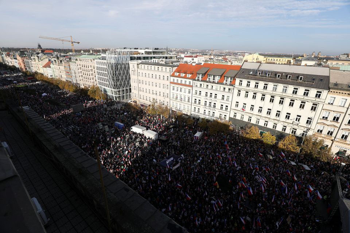 Biểu tình rầm rộ ở Séc đòi chính phủ từ chức, đàm phán khí đốt trực tiếp với Nga - 5