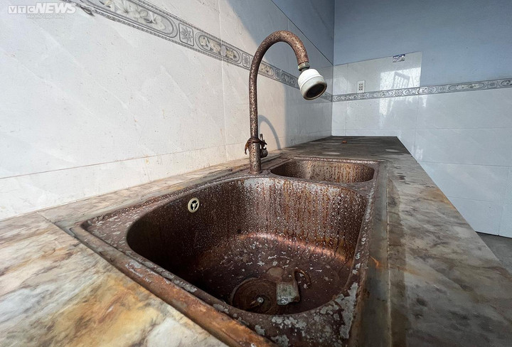 TP.HCM: Hiện trường hoang tàn sau 3 tháng cháy kho hóa chất của Cty An Minh Thức - 17