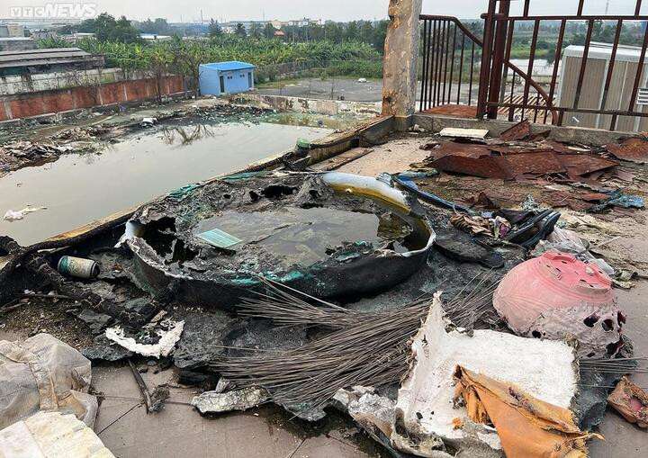 TP.HCM: Hiện trường hoang tàn sau 3 tháng cháy kho hóa chất của Cty An Minh Thức - 16
