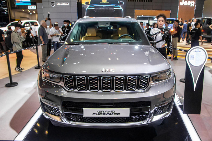 XeJeep Grand Cherokee giá hơn 6 tỷ đồng có gì đặc biệt? - 3