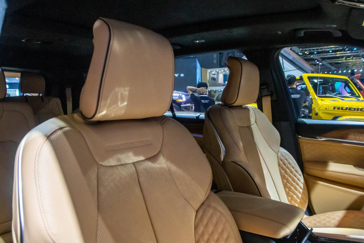 XeJeep Grand Cherokee giá hơn 6 tỷ đồng có gì đặc biệt? - 7