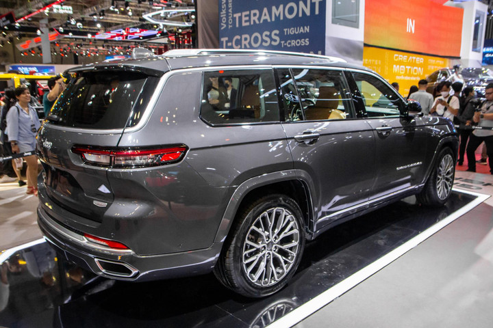 XeJeep Grand Cherokee giá hơn 6 tỷ đồng có gì đặc biệt? - 9