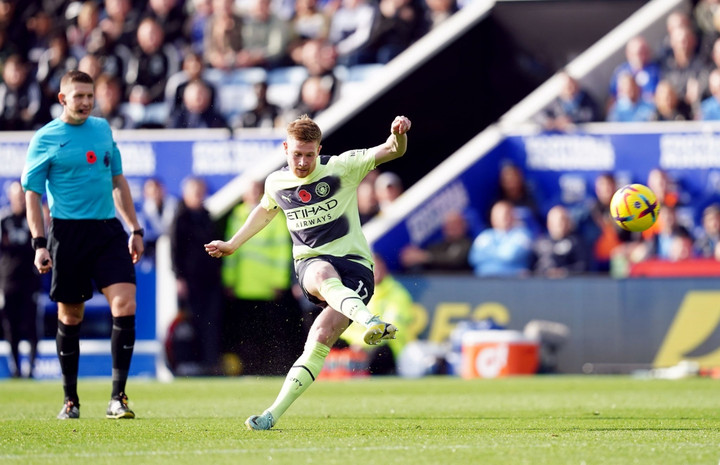 De Bruyne ghi siêu phẩm, Man City đánh bại Leicester - 2