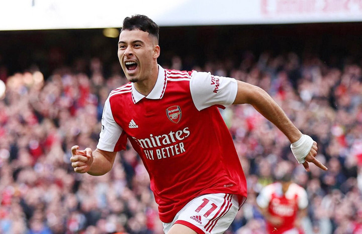 Đại thắng 5-0, Arsenal truất ngôi đầu của Man City - 1