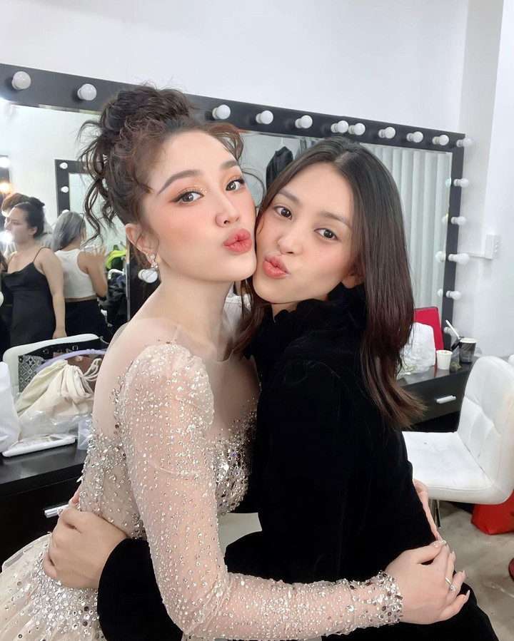 Sao Việt 31/10: Lý Hùng phong độ như nam thần ở tuổi 53 - 3