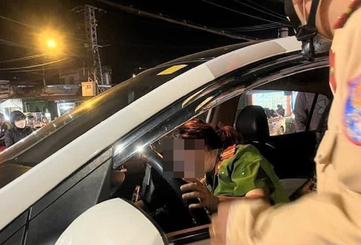 Nữ thiếu tá say xỉn gây tai nạn: Công an Gia Lai thông tin chính thức - 1