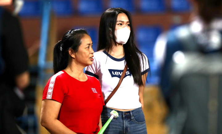 Bạn gái Văn Hậu được ngợi khen vì hành động tinh tế, gây sốt vì quá xinh đẹp - 1