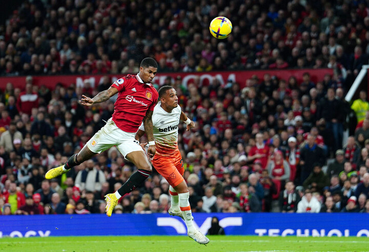 Quật ngã West Ham, Man Utd áp sát top 4 - 2