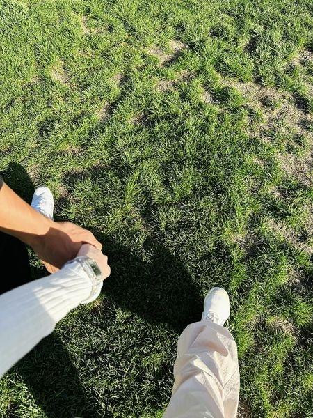 Bạn gái Quang Hải khoe loạt ảnh tình cảm ở Pháp khiến fan 'giục lấy chồng' - 1