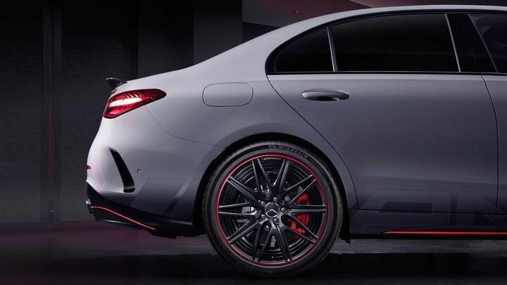 Mercedes-AMG C63 phiên bản F1 ra mắt - 4