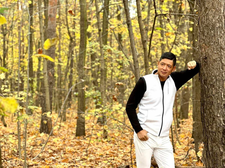 Sao Việt 2/11: Mạnh Trường khoe ảnh hiếm với vợ thời đang yêu - 3