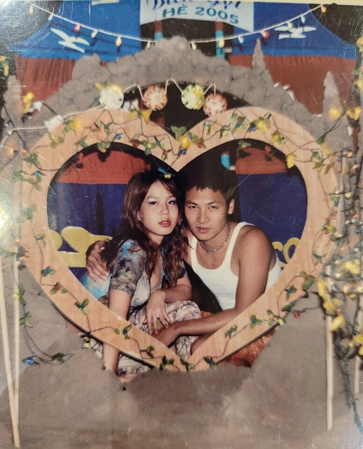 Sao Việt 2/11: Mạnh Trường khoe ảnh hiếm với vợ thời đang yêu - 1