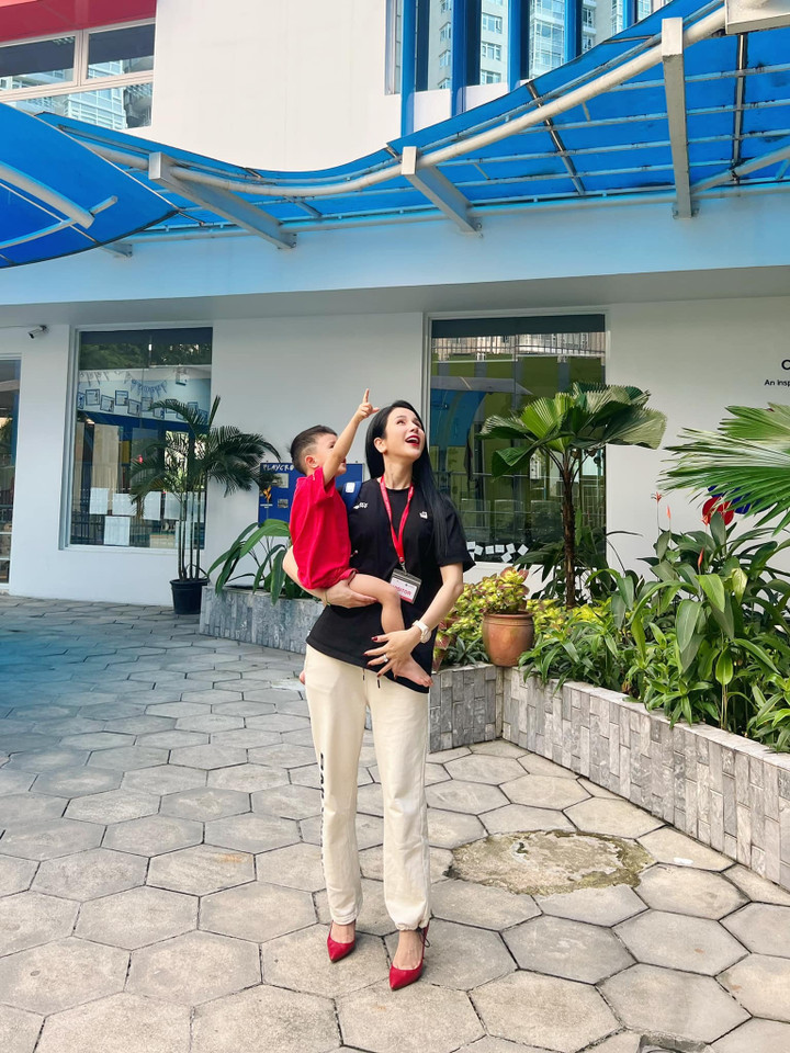 Sao Việt 1/11: Việt Trinh 'không cần bờ vai nào khác' ngoài con trai - 3