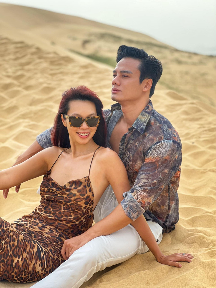 Sao Việt 2/11: Mạnh Trường khoe ảnh hiếm với vợ thời đang yêu - 2