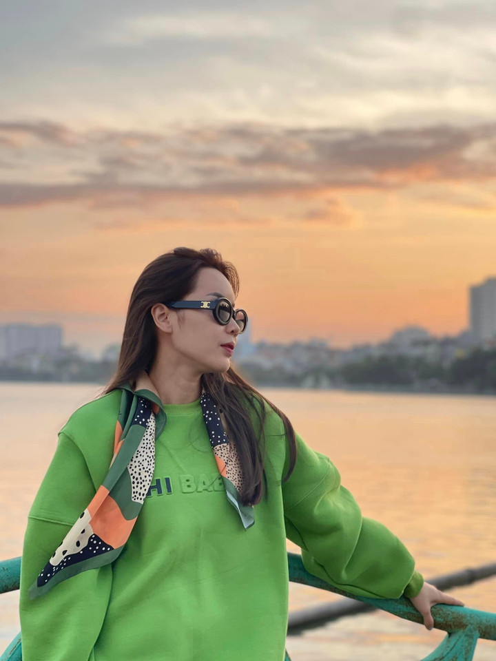 Sao Việt 1/11: Việt Trinh 'không cần bờ vai nào khác' ngoài con trai - 9