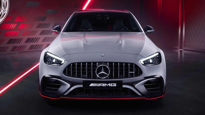 Mercedes-AMG C63 phiên bản F1 ra mắt - 8