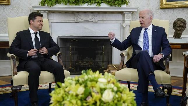 NBC: Tổng thống Mỹ Biden 'mất bình tĩnh' với ông Zelensky - 1