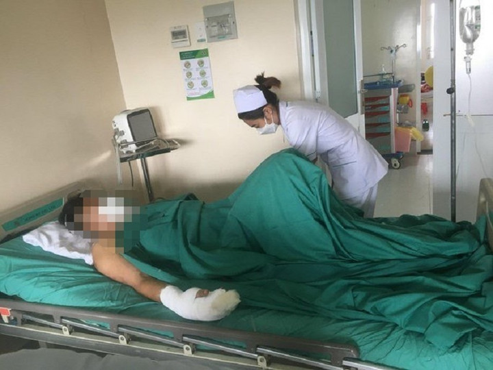 Dây diều cứa cổ người đàn ông khi chạy xe trên đường ở TP.HCM - 1