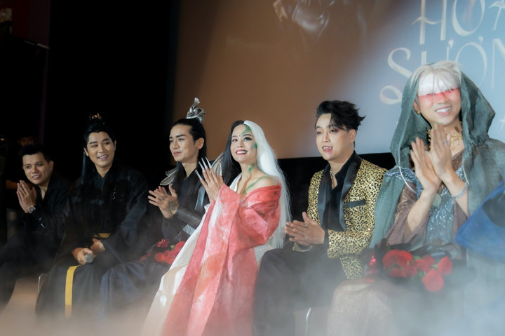 Nhật Kim Anh chật vật, mất 5 tiếng để quay cảnh tình cảm với BB Trần - 3