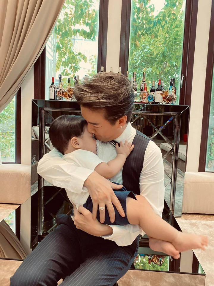 Đàm Vĩnh Hưng: Kinh tế của tôi đủ để ngồi không vẫn nuôi được con tới 20 tuổi - 2