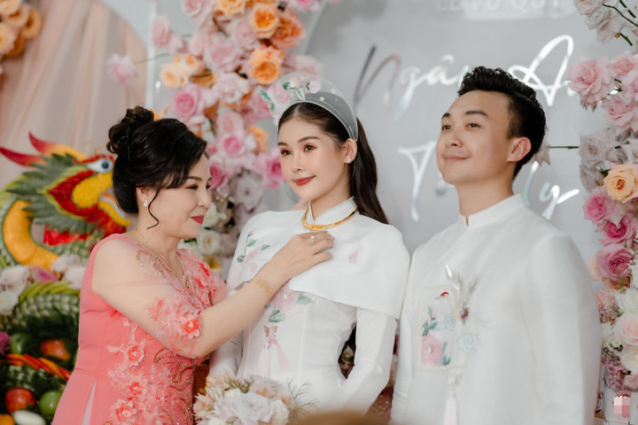 Hoa hậu Lê Âu Ngân Anh hôn ông xã trong lễ vu quy - 5