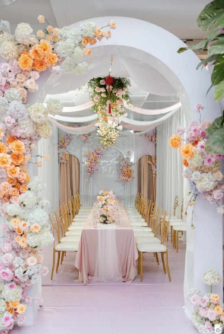 Hoa hậu Lê Âu Ngân Anh duyên dáng với áo dài trắng, tình tứ bên chú rể - 6