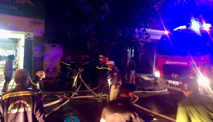 An Giang: Cháy nhà lúc rạng sáng, 2 mẹ con chết thương tâm - 1