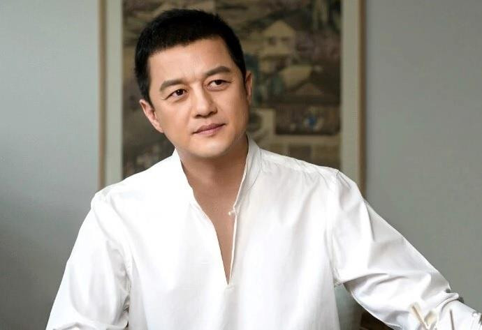 Nợ như chúa Chổm, Lý Á Bằng phải livestream bán hàng nhưng vẫn sống sung túc - 1