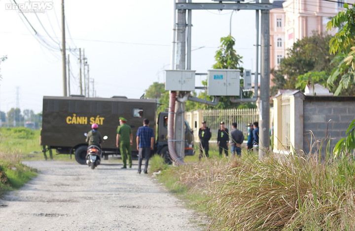 Nhiều người tới livestream phiên toà xử ‘thầy ông nội’ Lê Tùng Vân và đồng phạm - 1