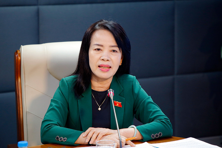 Có nên để doanh nghiệp tự định giá sách giáo khoa? - 1