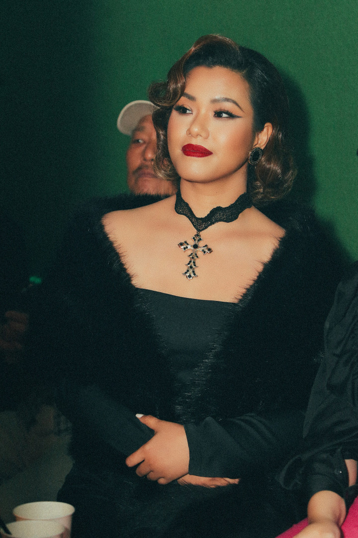 Nhạc sĩ Đức Huy tình tứ sánh đôi cùng vợ trẻ kém 44 tuổi - 8