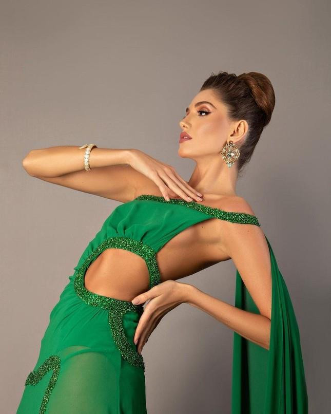 Vóc dáng đồng hồ cát của Hoa hậu Hòa bình Quốc tế 2022 - 6