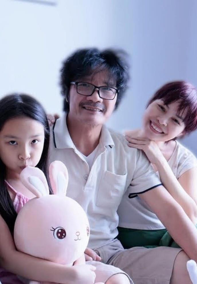 Điều ít biết về người vợ kín tiếng kém 22 tuổi của NSƯT Công Ninh