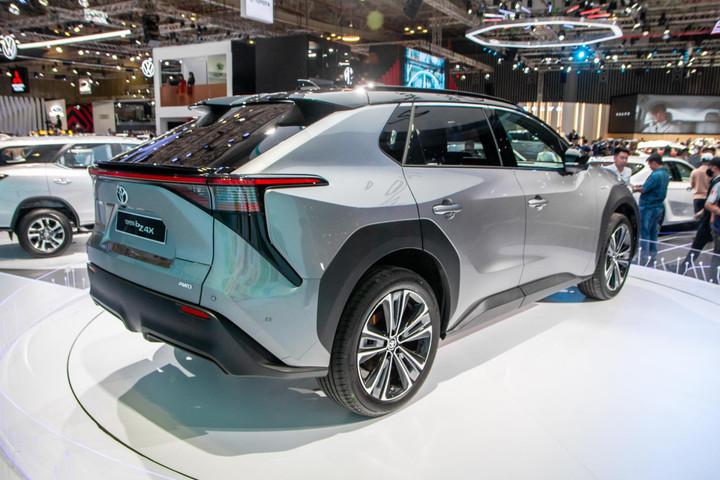 Loạt xe điện vừa được giới thiệu tại Việt Nam - 35