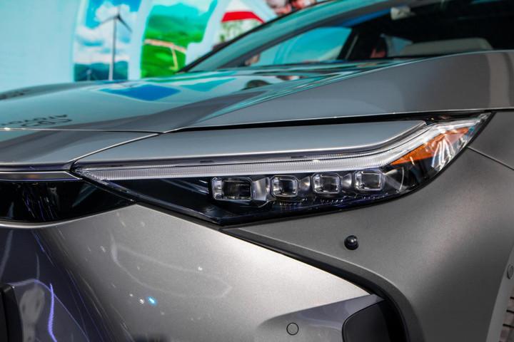 Loạt xe điện vừa được giới thiệu tại Việt Nam - 37