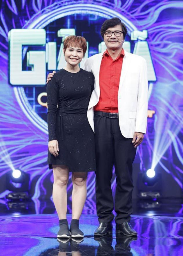 Điều ít biết về người vợ kín tiếng kém 22 tuổi của NSƯT Công Ninh