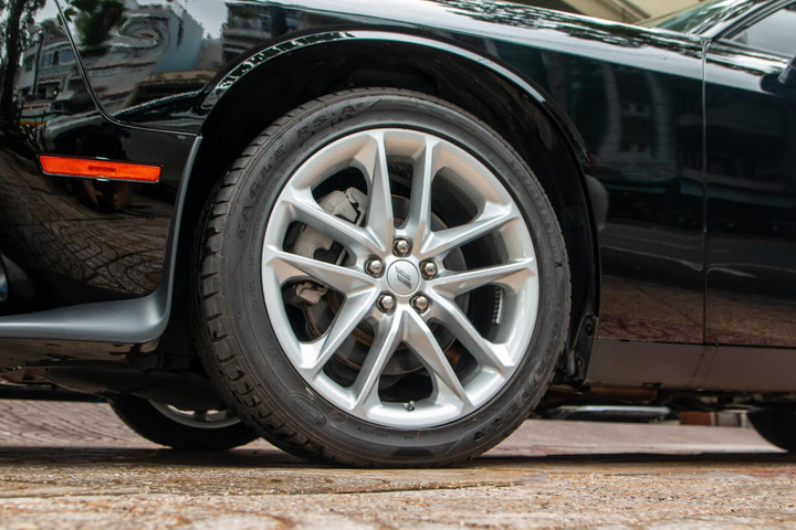 Dodge Challenger GT hàng hiếm bất ngờ xuất hiện tại TP.HCM - 6