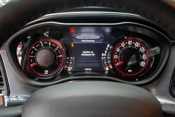 Dodge Challenger GT hàng hiếm bất ngờ xuất hiện tại TP.HCM - 8