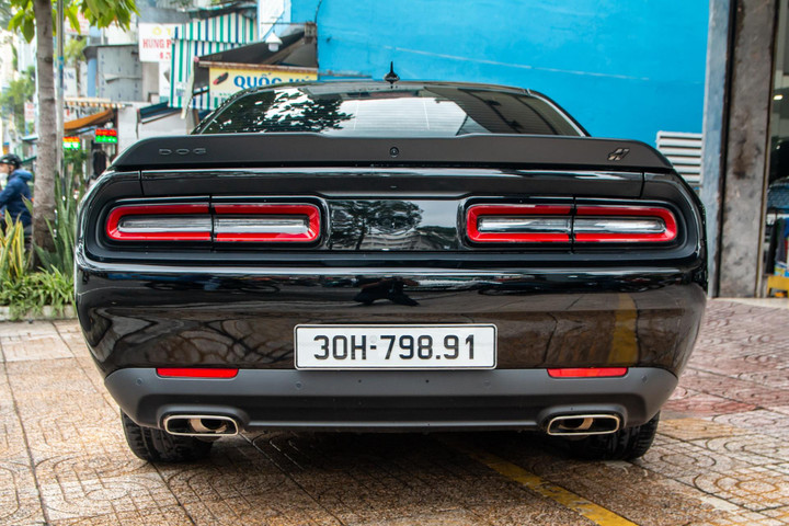 Dodge Challenger GT hàng hiếm bất ngờ xuất hiện tại TP.HCM - 4