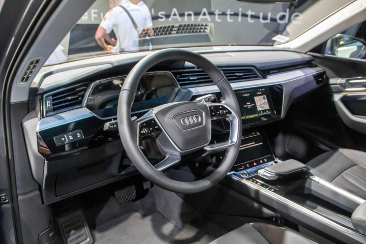 Loạt xe điện vừa được giới thiệu tại Việt Nam - 25