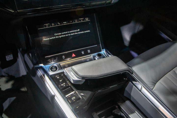 Loạt xe điện vừa được giới thiệu tại Việt Nam - 26