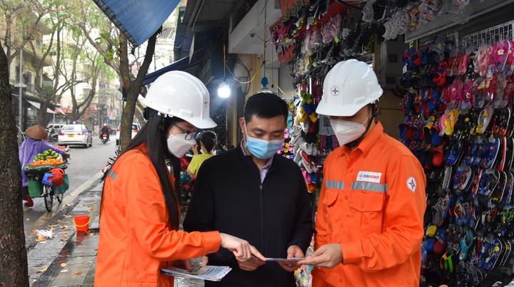 Nâng cao ý thức sử dụng tiết kiệm điện - 1