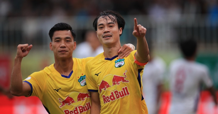 Trực tiếp bóng đá HAGL 2-0 Nam Định: Văn Toàn lập công - 1