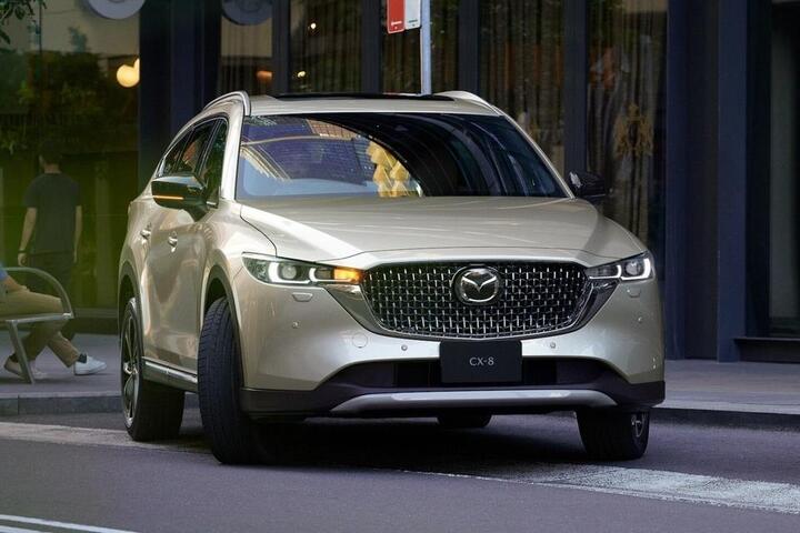Mazda CX-8 2023 được nâng cấp thiết kế - 1