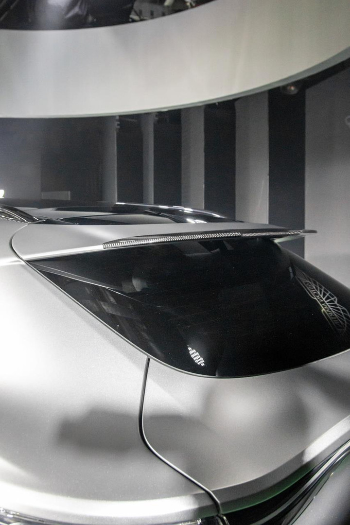 Siêu SUV thể thao Aston Martin DBX707 có giá từ 22 tỷ đồng - 8