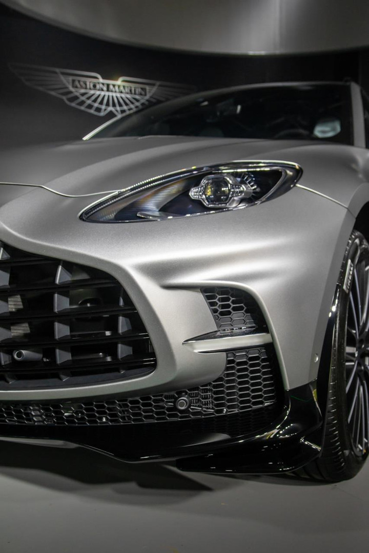 Siêu SUV thể thao Aston Martin DBX707 có giá từ 22 tỷ đồng - 7